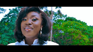 MUSIC VIDEO - Emelia Brobbey ft. Prince Bright - Fa Me Kor [Remix] (Official Video)